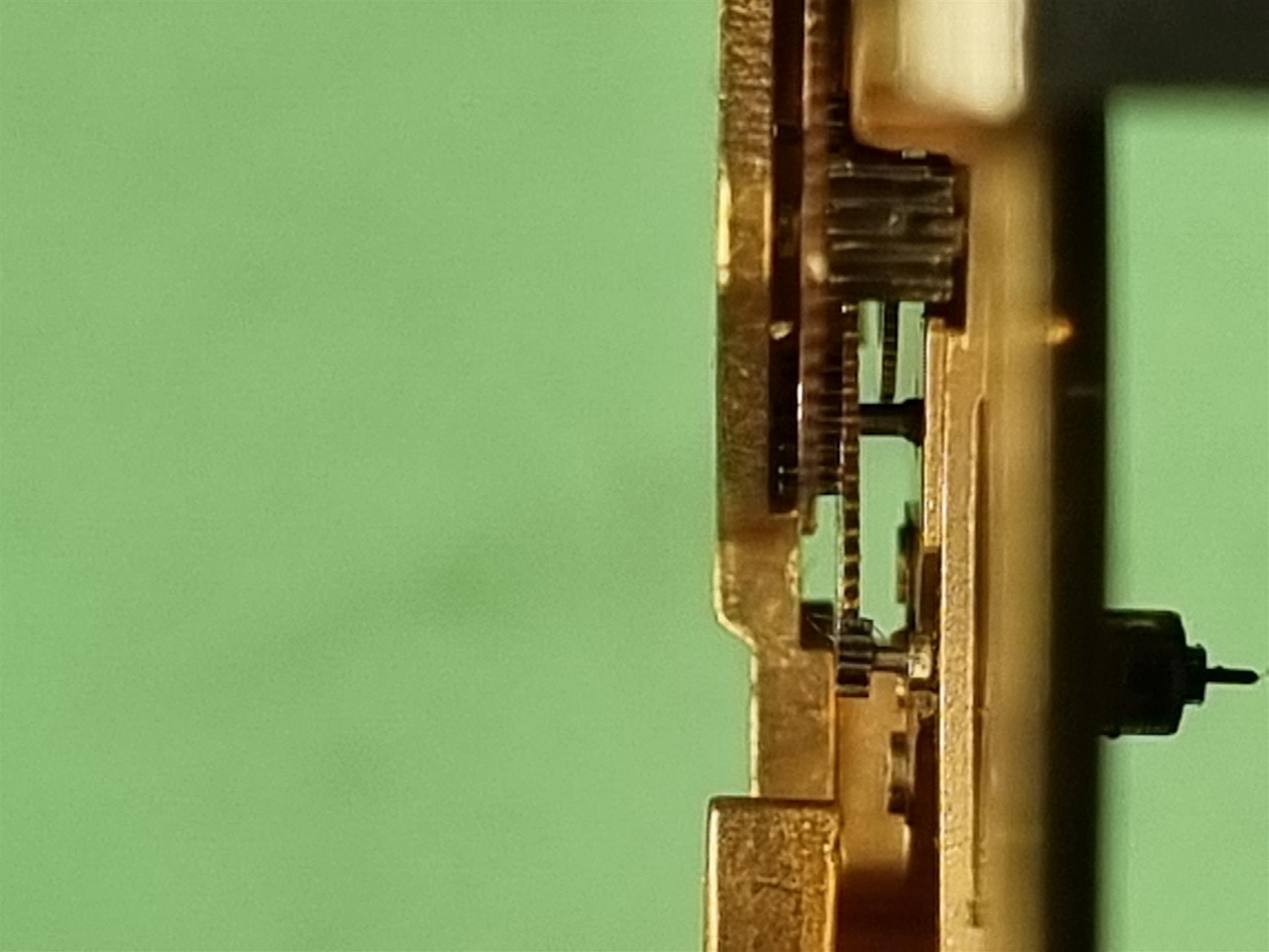 Con una lente de 12 aumentos vemos hasta donde llega un hilo de una prenda